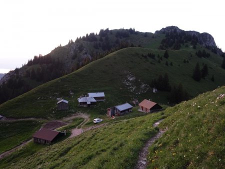 Descente vers les chalets de Pertuis...