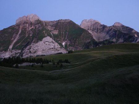 La nuit tombe...