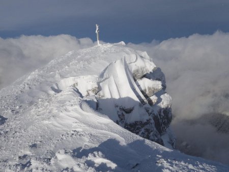 Le sommet, juste au dessus des nuages...