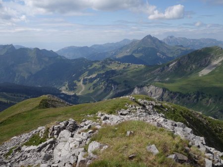 En direction de la crête de descente...