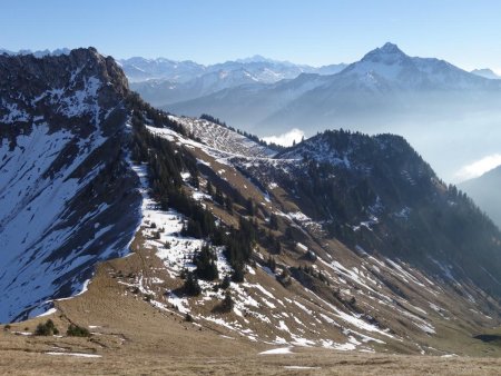 Regard arrière vers le col de Vernaz.