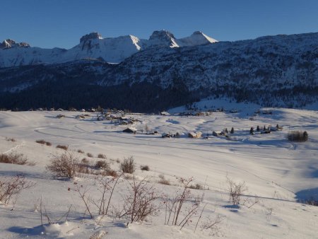 On s’élève au dessus du plateau...