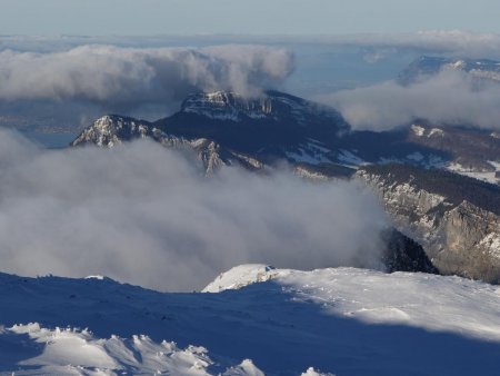 Le Mont Outheran, sous ses nuées...