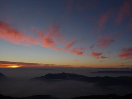 Nuages rouges...