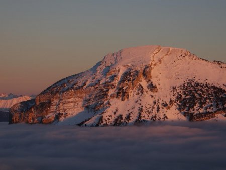 Le plateau sommital de Chamechaude, en rouge...