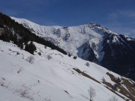 Montée vers la montagne des Coins...