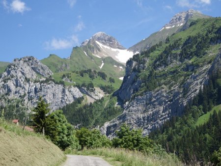 Sur la route de Cenise, le terrain de jeu se dévoile...