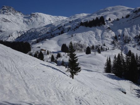 Le chalet de Colombe, face aux pentes à remonter.