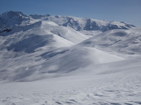 Regard arrière sur les vallons du plateau d’Emparis.