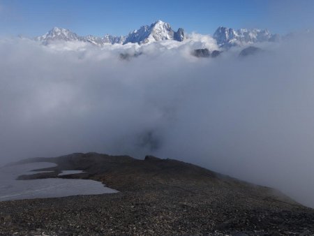 On plonge sous les nuées...