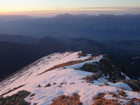 Descente de la crête...