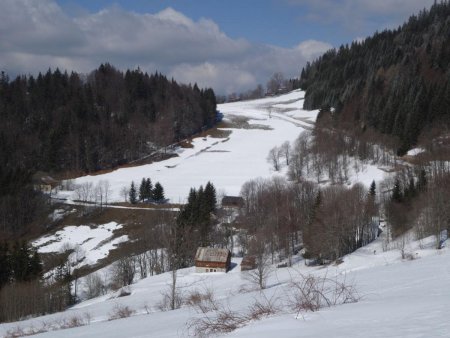 Traversée du versant ouest en direction de Replan.