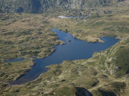 Vue plongeante sur le lac Fourchu.