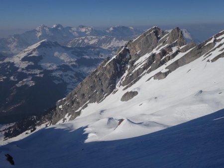 Poursuite de la montée, à l’ombre...