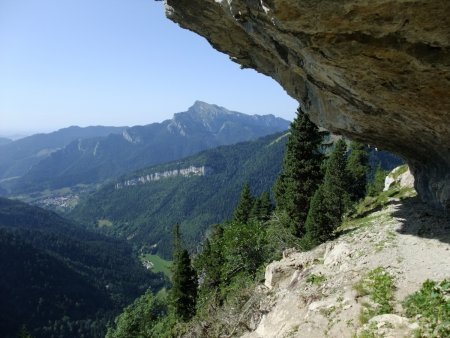 Sur le sangle en direction de l’arche à l’Aiguille.