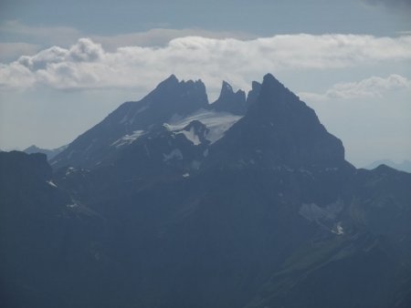 Regard sur les Dents du Midi.