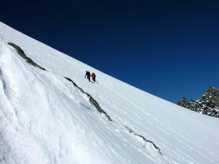 La traversée en dévers pour contourner l’Aiguille de Polset