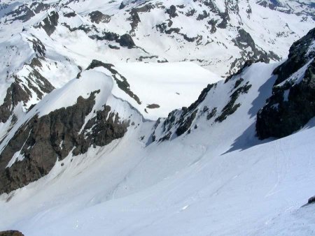 Vue sur la face nord, le col et la pointe Tonini