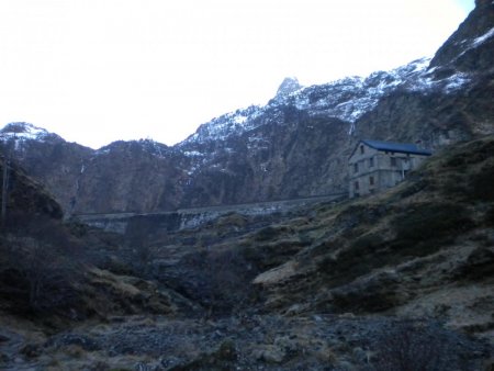 Barrage du lac d’Oô