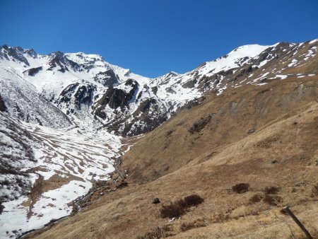 à droite l’antécime de la Pointe de la Grande Combe