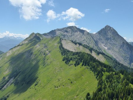 La crête à parcourir de la Pointe de la Fougère au Pécloz