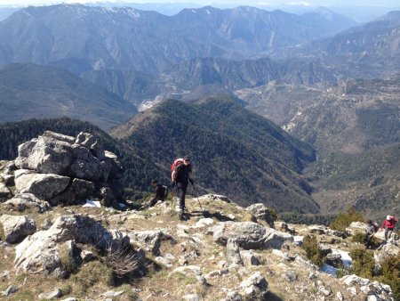 On arrive bientôt au pied de l’arête nord du Brec