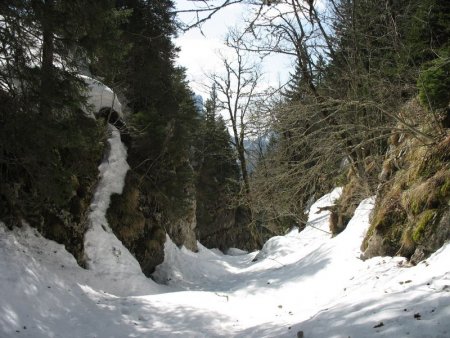 Sentier de descente par le Vallon de Pratcel