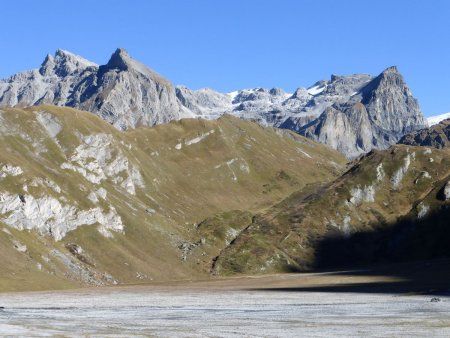 Pramecou : aiguille, pointe et dôme