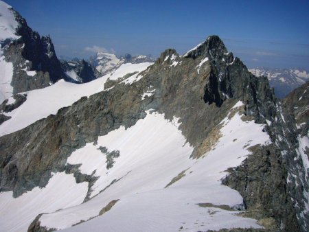 Roche Faurio et les pentes de la VN de la Pointe Louise