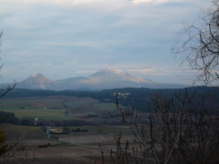 Les Petit et Gros Bessillons vus depuis Seillons-Source-d’Argens (photo prise fin décembre 2008).