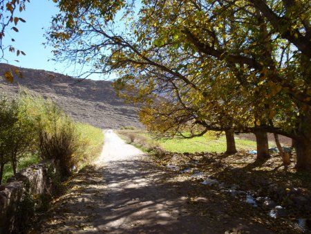 La piste qui part vers Tabant