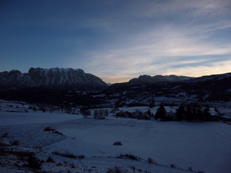 La Chaup dans le rétro avec la Montagne de Faraut.