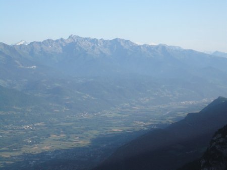 Grésivaudan et Belledonne sud. La Roche de la Muzelle dépasse à gauche.