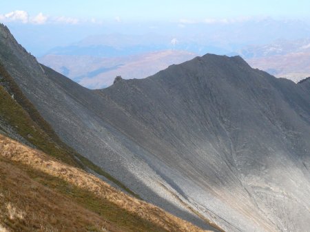 Le col de l’aiguillette vu depuis la cime de la Scia.