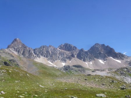 Versant Ouest du Pic du Thabor à gauche, du Mont Thabor au centre et de la Pointe des Angelières à droite