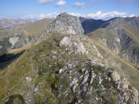 L’arête sommitale et son cairn