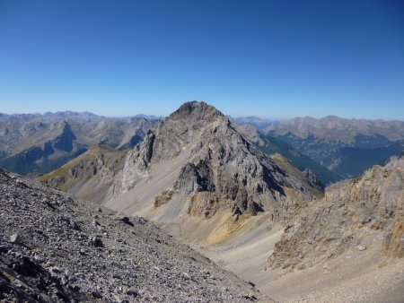 La Meyna avant qu’elle ne se fasse happer par l’horizon.