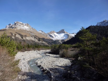 Du pont enjambant le Buëch