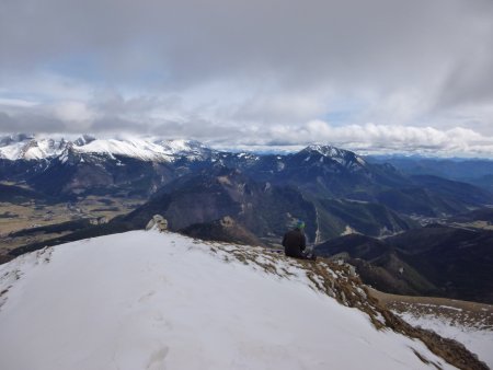 Côté sud-ouest Dévoluy avec les aiguilles de la Jarjatte et la montagne Dubornas.