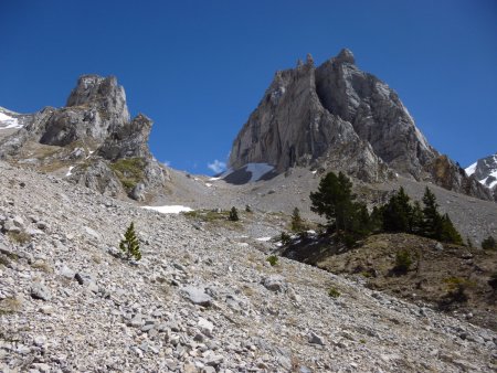 Magnifique col des Aiguilles ! Plus impressionnant de ce côté !