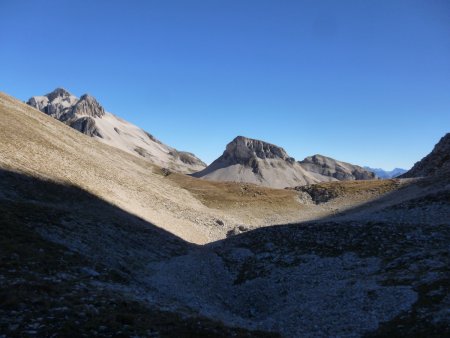 Au col de Drouillet, la Tête de l’Aupet, les Prêtres et la Tête d’Oriol.