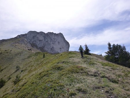 la suite de l’arête est débonnaire