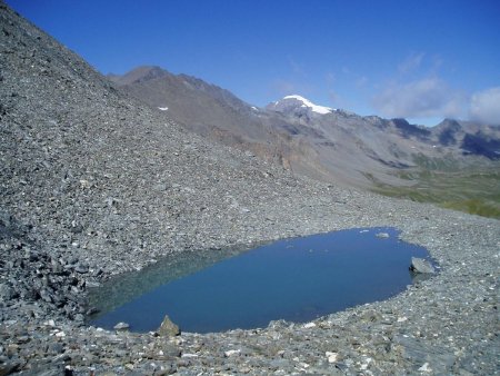 Petit lac au passage