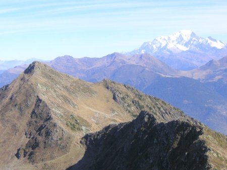 1° plan : Col de Charvan et Dent du Corbeau - 2° Plan : Mont Mirantin et 3° Plan : Mont Blanc