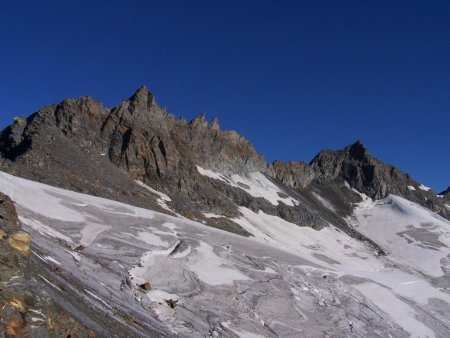 Glacier de la Mahure, la pointe de Labby, le passage de la Rosoire en glace noire et la pointe du Génépy.