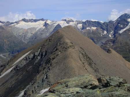 A-pic rocheux et la crête du signal de Méan Martin (3315m)