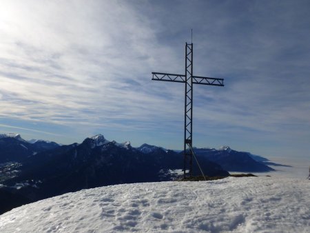 La croix sommitale