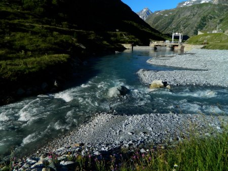 Entre Deux Eaux.