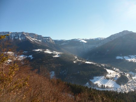 Regard vers le cirque de Saint Même