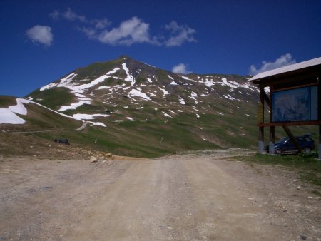 Début du sentier depuis le Col du Joly.